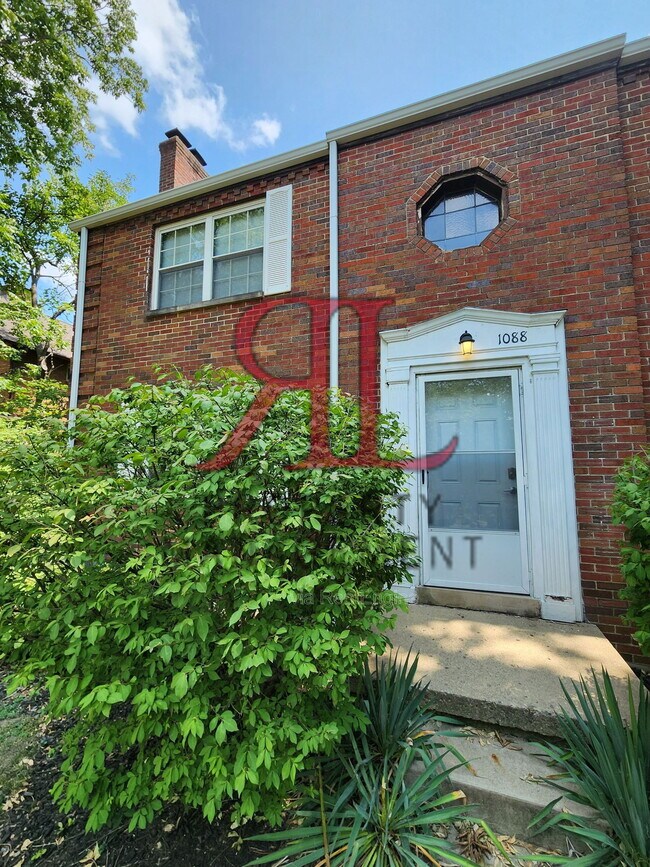 Foto del edificio - 1088 Northwest Blvd