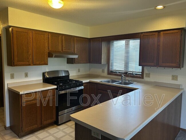 Foto del edificio - W3174 Westowne Ct