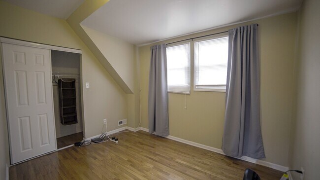 Bed #1 - 1404 N Noble St