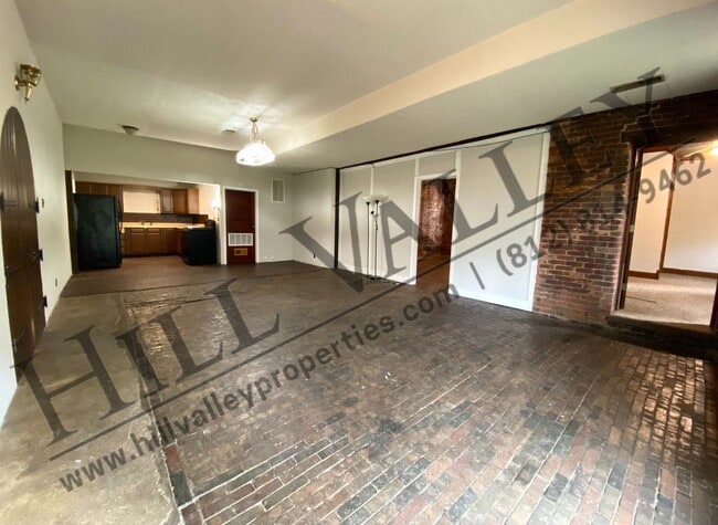 Building Photo - 522 S 6th St