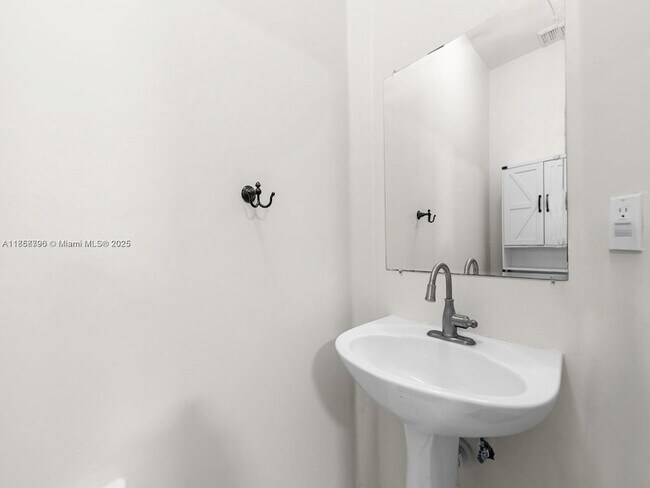 Foto del edificio - 2308 SE 24th Ave