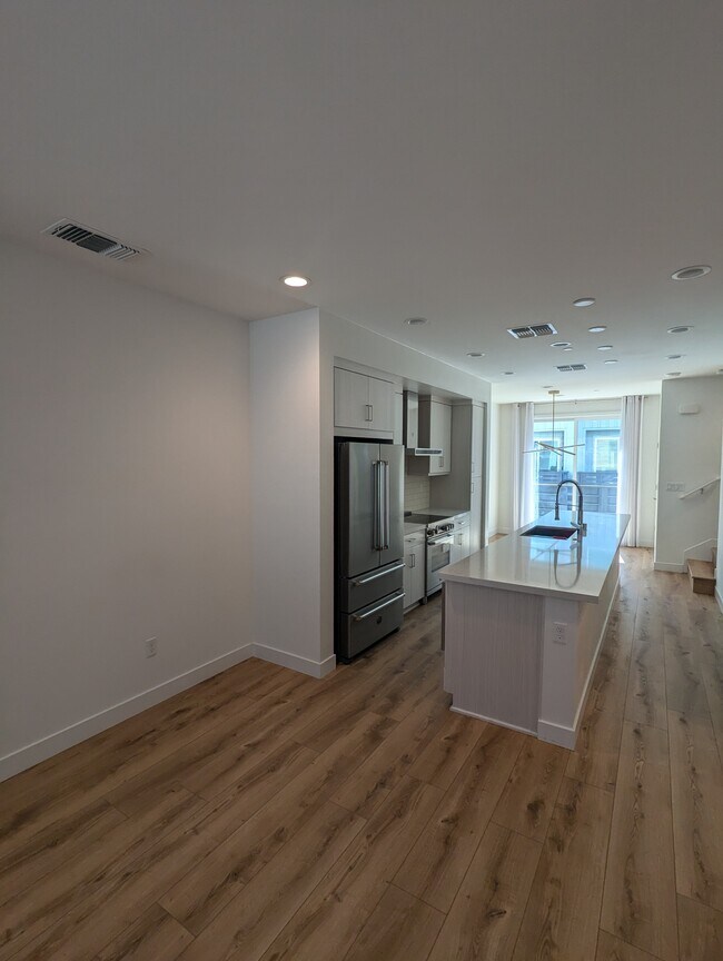 Building Photo - 932 Edy Ln