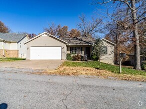 Building Photo - 5 Merritt Cir