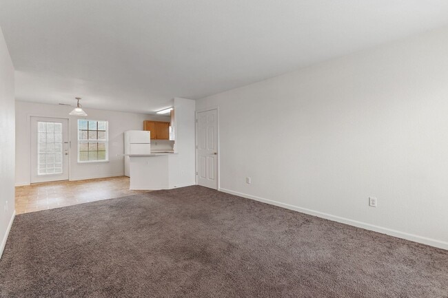 Building Photo - 6010 Castleford Dr