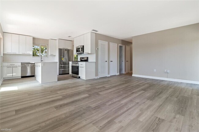 Foto del edificio - 3 br, 2 bath House - 2845 SW 24th St