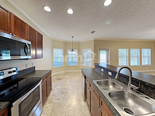 Building Photo - 6251 Devonhurst Dr