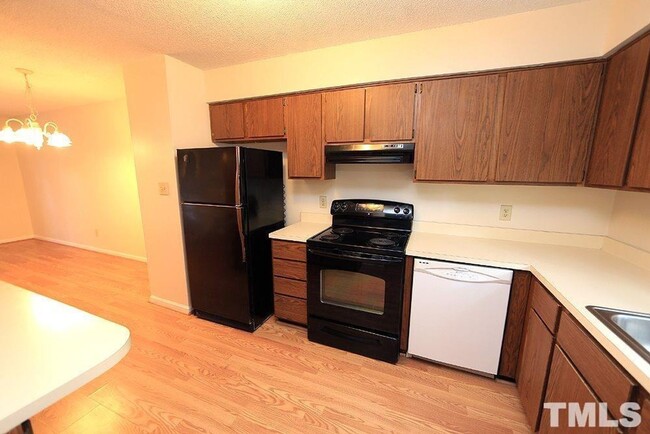 Building Photo - 109 Weatherstone Dr