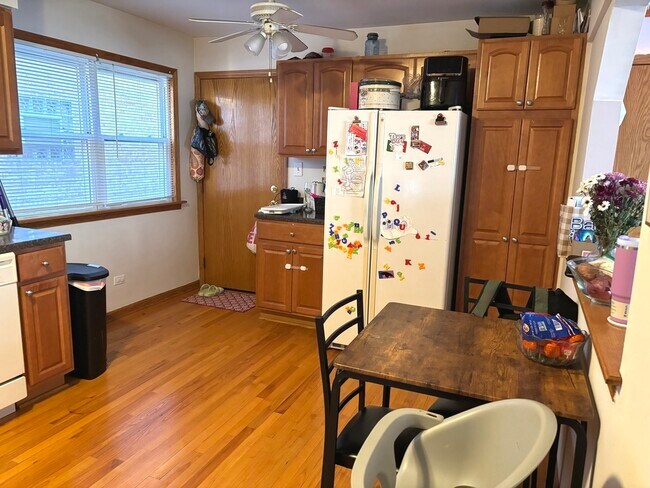 Building Photo - 8610 W Summerdale Ave