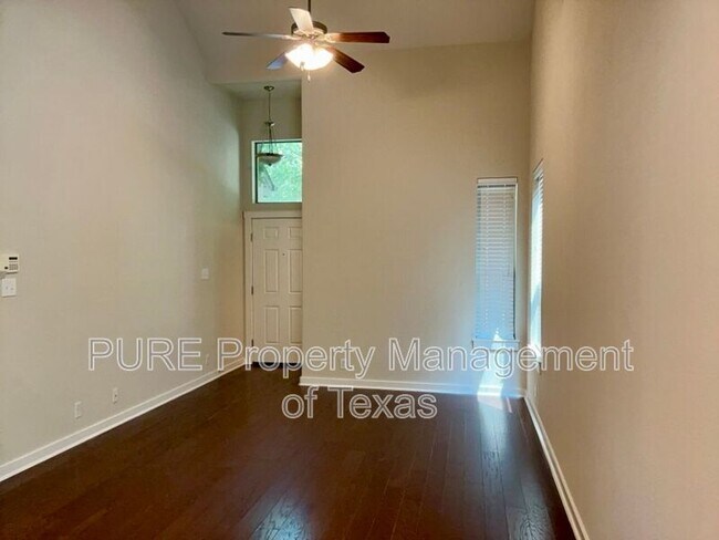 Foto del edificio - 2101 Rivers Edge Way