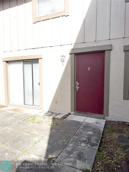 Foto del edificio - 5911 NW 21st St