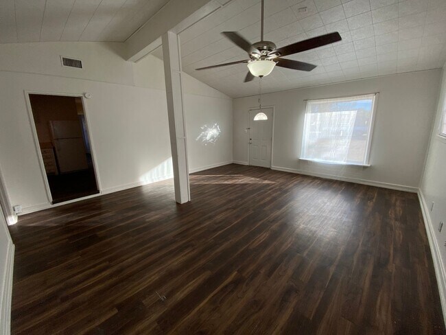 Foto del edificio - Affordable 4 bedroom, 1 bath