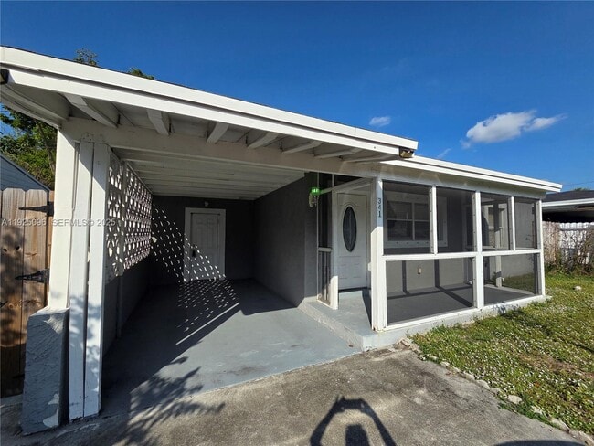 Building Photo - 341 NW 55th St