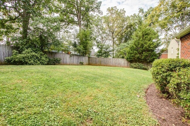 Building Photo - Classic 4 Bedroom, 1.5 Bathroom Colonial i...