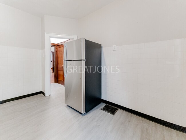 Building Photo - Charming 2 bedroom home in St. Louis!