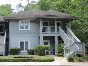 Building Photo - 1221 Lake Dr
