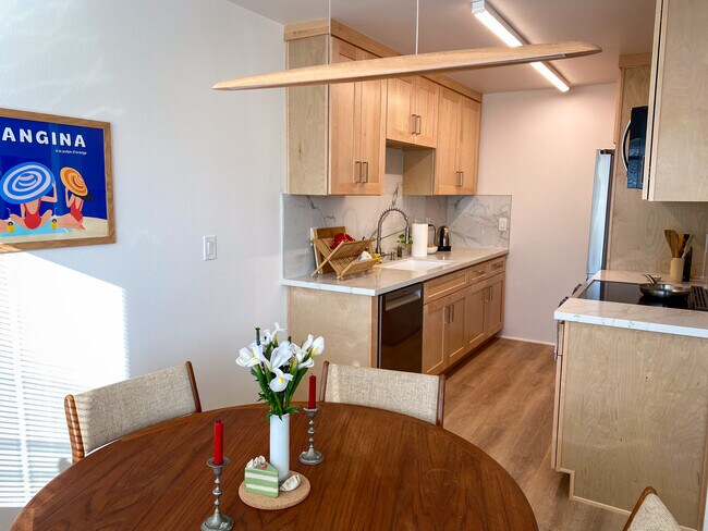 Foto del edificio - 525 N Sycamore Ave