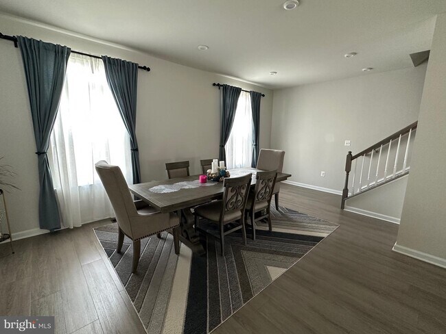 Foto del edificio - 1130 Dovetail Cir