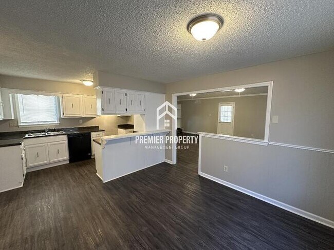 Foto del edificio - 6034 Tall Willow Dr