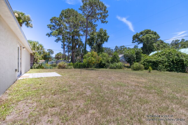 Foto del edificio - 1345 17th Ln SW