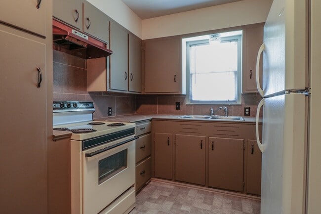 Building Photo - 2429 23rd St