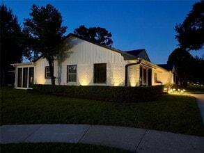 Building Photo - 5666 Overbrook Ln