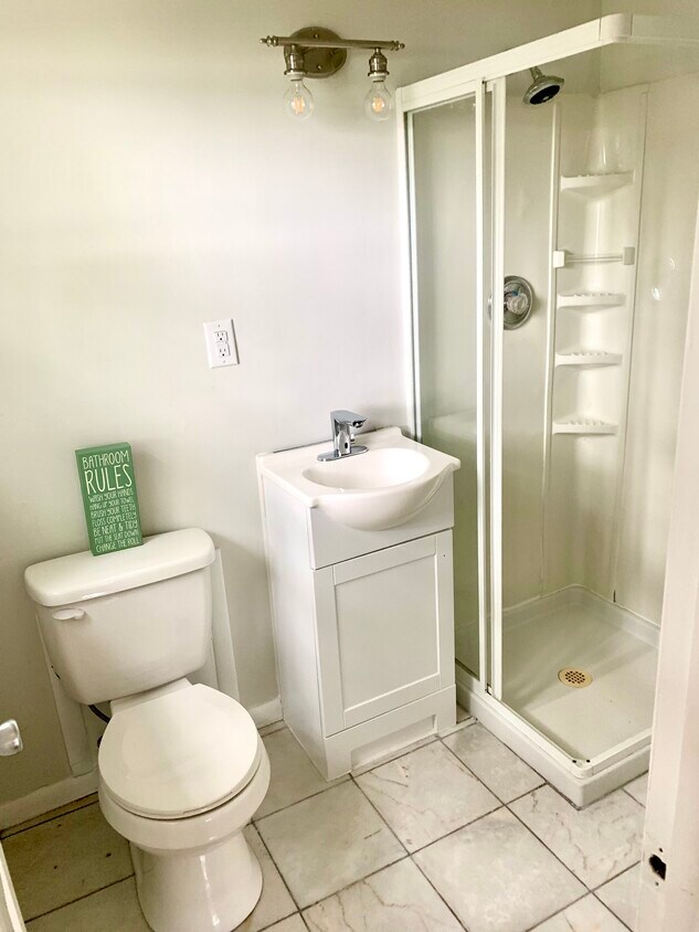 Foto principal - 9 Lafayette Rd