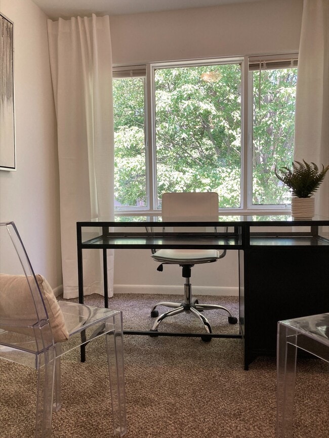 Building Photo - Townhomes at 28th