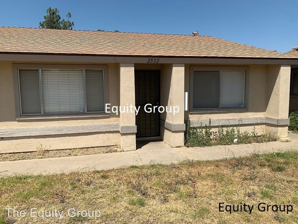 Primary Photo - 2530-2534 W Hemlock Ct