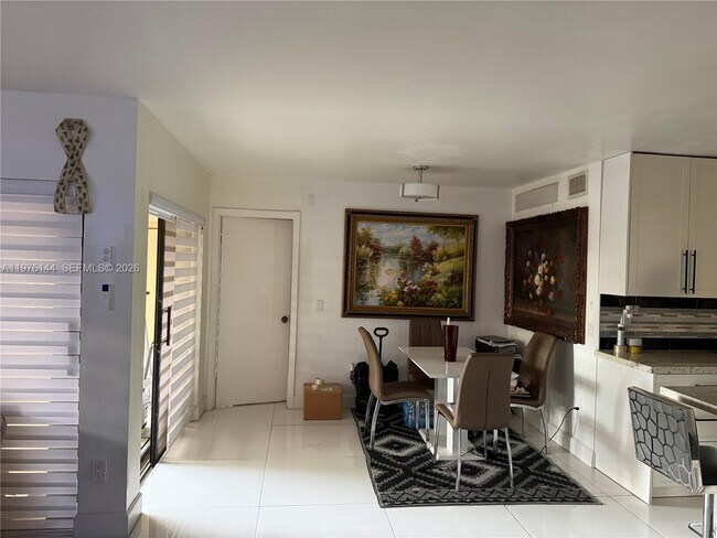 Foto del edificio - 20170 NE 3rd Ct