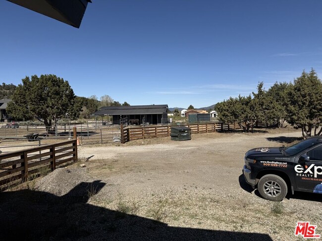 Building Photo - 47041 Pioneer Town Rd
