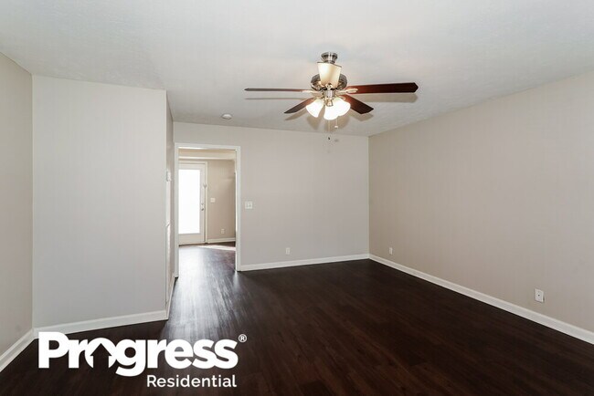 Building Photo - 984 Tom Hailey Blvd