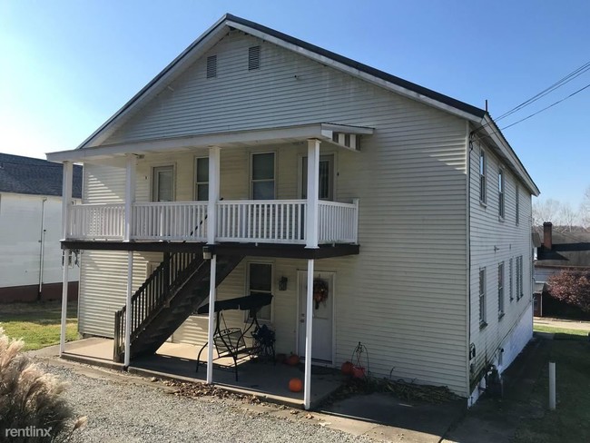 Building Photo - 27 S Main St