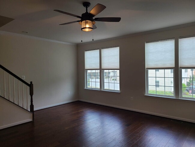 Building Photo - 3-Story Townhouse with Attached Garage in ...