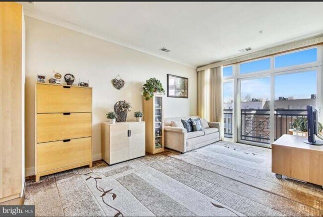 Foto del edificio - 915 N Patrick St