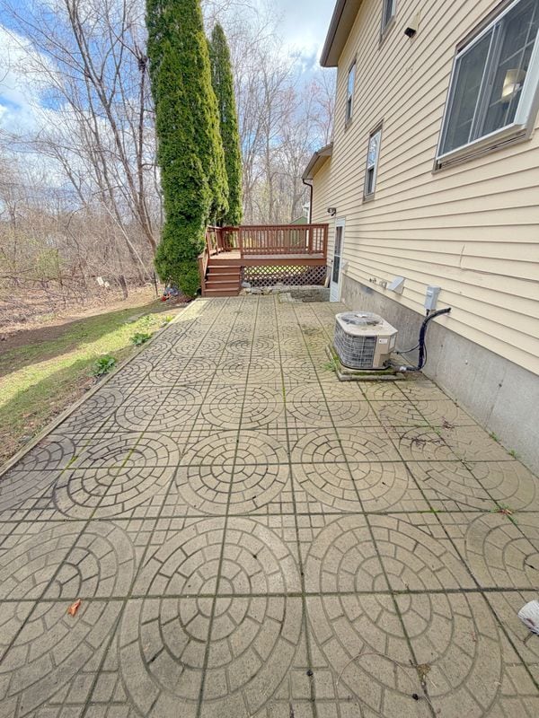 Building Photo - 76 Ode Way