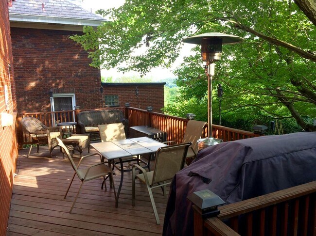 Deck - 3014 Grayson Ave