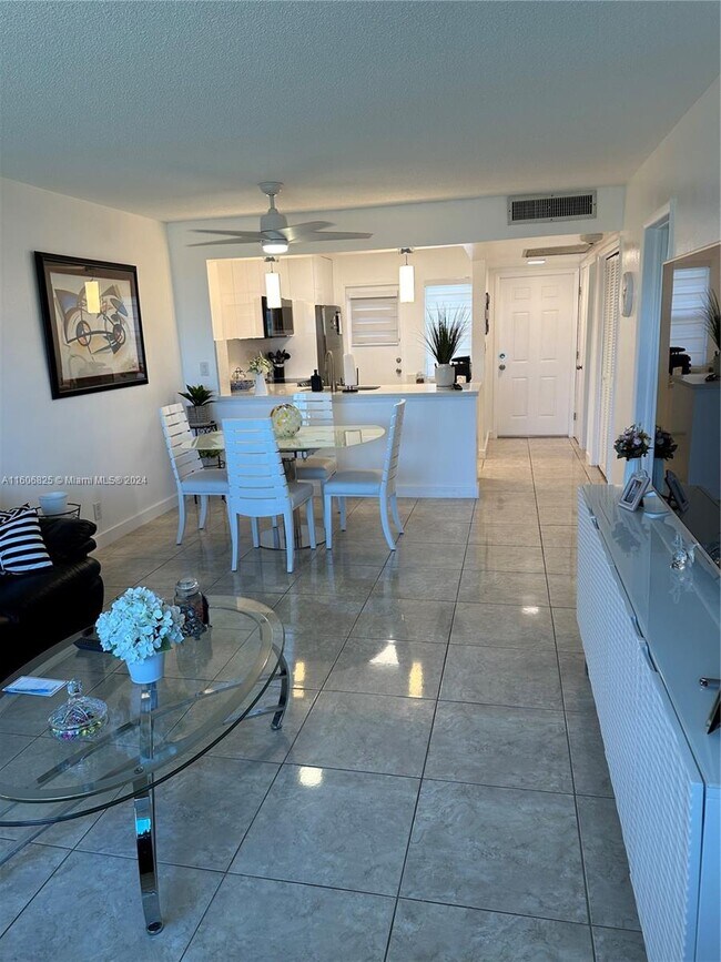 Foto del edificio - 2223 Park Ln