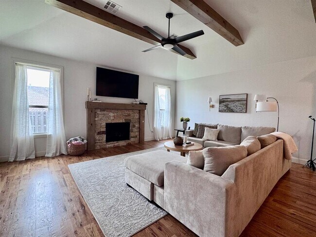 Foto del edificio - 1232 Lemon Ranch Rd