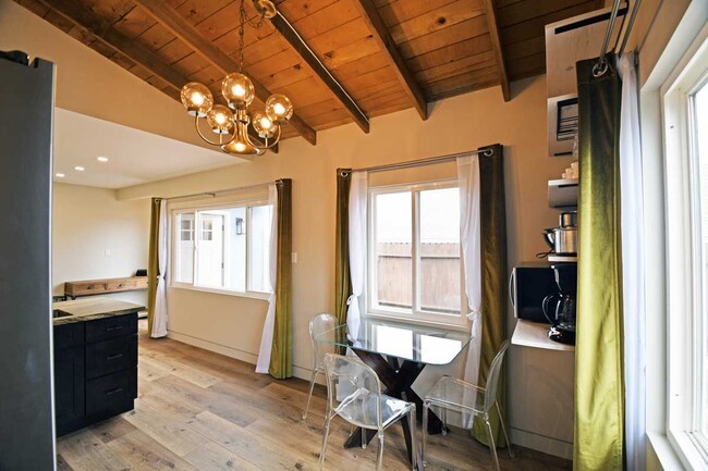 Building Photo - 117 Kenneth St