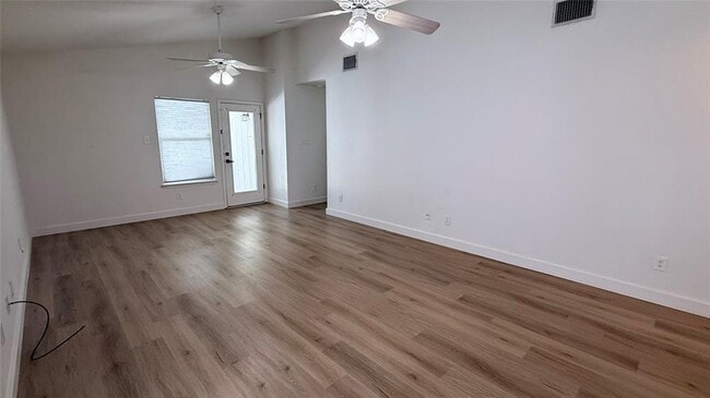 Building Photo - 1207 Darless Dr
