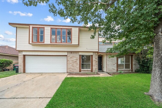 Foto del edificio - 7610 Weatherhill Ln