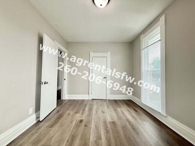 Foto del edificio - 615 S Jefferson St