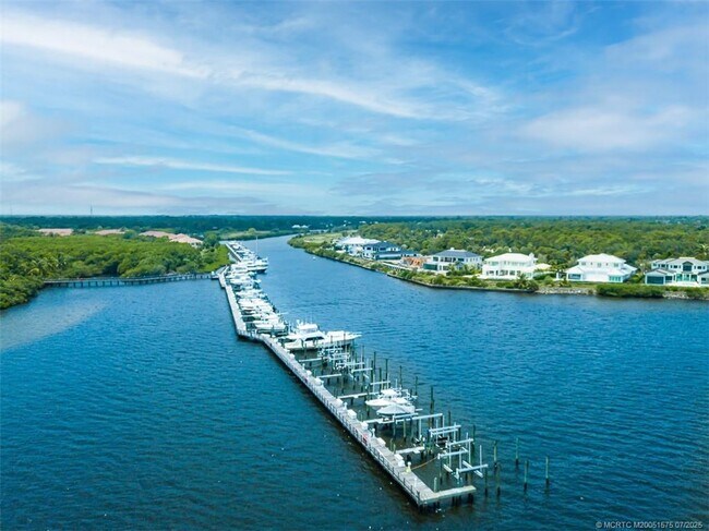 Foto del edificio - 2381 SW Island Creek Trail