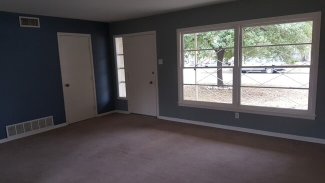 Building Photo - 2614 Rice Ave