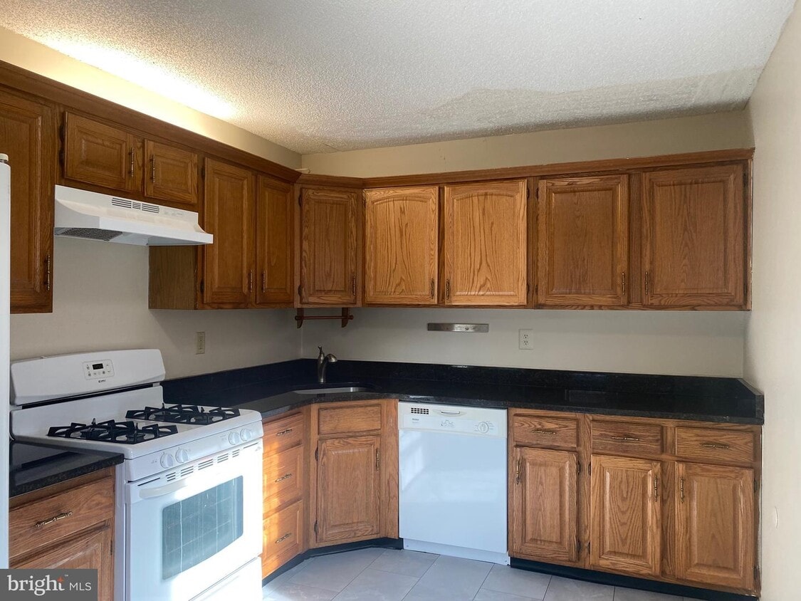 97 O'Neill Ct, Trenton, NJ 08648 Townhome Rentals in Trenton NJ