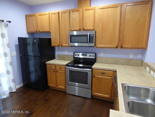 Foto del edificio - 13039 Sunset Lake Dr