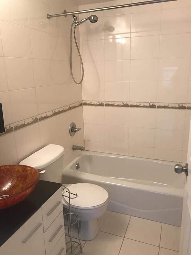 Master bedroom bathroom - 8375 117th St