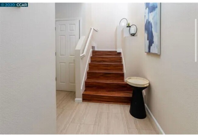 Foto del edificio - Two Bedroom/Two Bathroom Condo Available i...