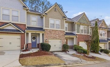 Building Photo - 1076 N Village Dr
