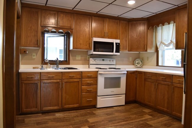 Building Photo - 3 Bed/1 Bathroom House in Perham